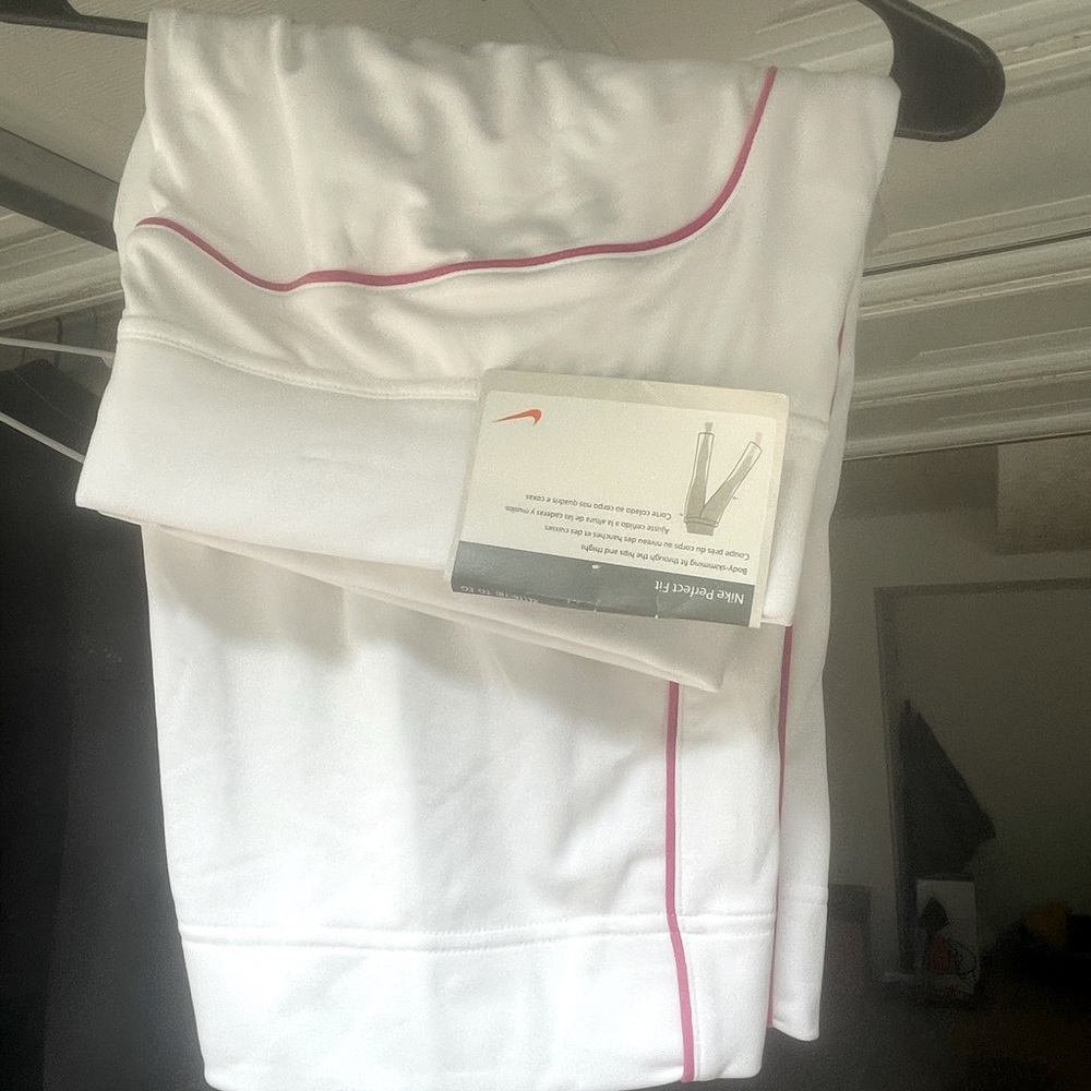 Activewear - Nike workout capris